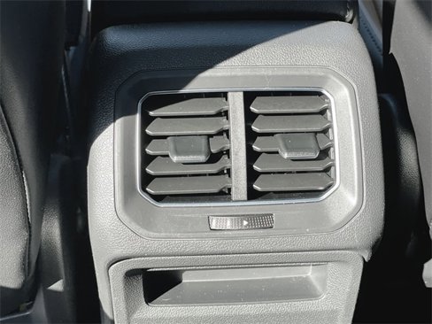 Used 2018 Volkswagen Tiguan SE w/ Panoramic Sunroof Package image 20