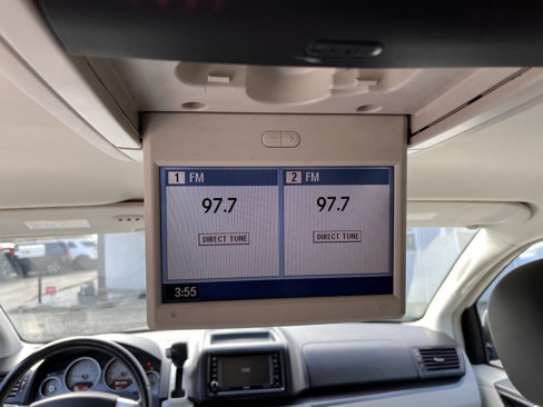 Used 2010 Volkswagen Routan SE image 13