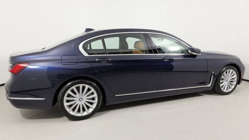 Used 2020 BMW 740i xDrive w/ Interior Design Package image 21