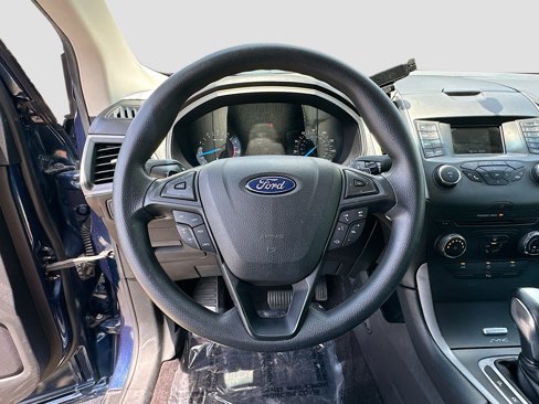 Used 2017 Ford Edge SE image 11