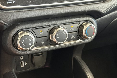 Certified 2022 Nissan Versa S image 19