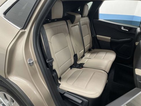 Used 2020 Ford Escape Titanium image 34