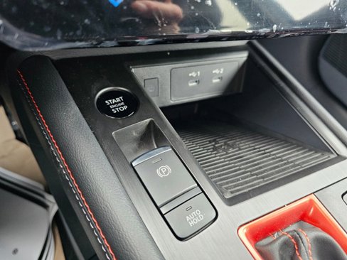 New 2025 Nissan Kicks SR w/ SR Premium Package image 37