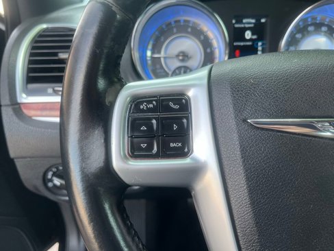 Used 2014 Chrysler 300 image 29