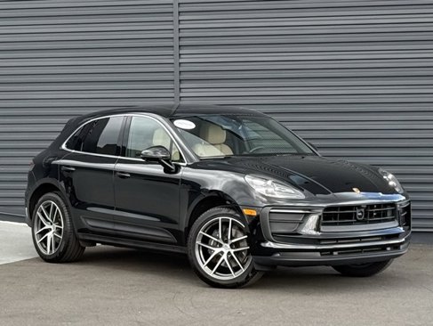 Certified 2025 Porsche Macan image 9