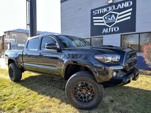 Used 2021 Toyota Tacoma TRD Sport image 1