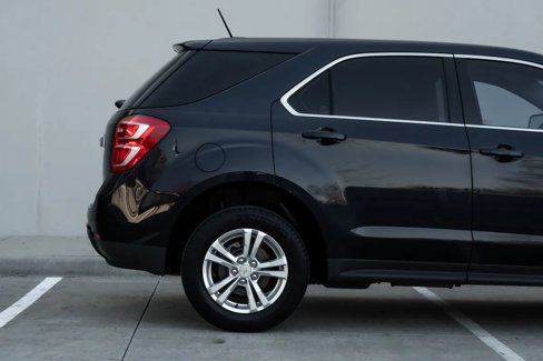Used 2017 Chevrolet Equinox LS image 27