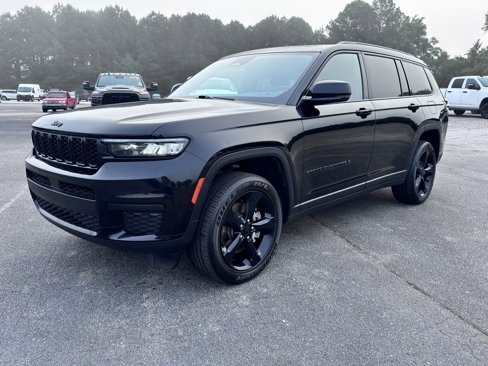 Used 2023 Jeep Grand Cherokee L Laredo image 2
