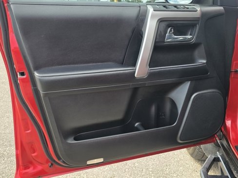 Used 2021 Toyota 4Runner SR5 image 5