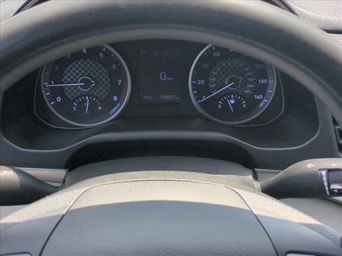 Used 2019 Hyundai Elantra SEL image 11