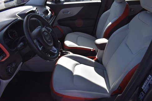 Used 2016 Jeep Renegade Limited image 10