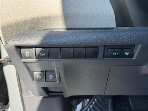 Certified 2021 Toyota Sienna LE image 13