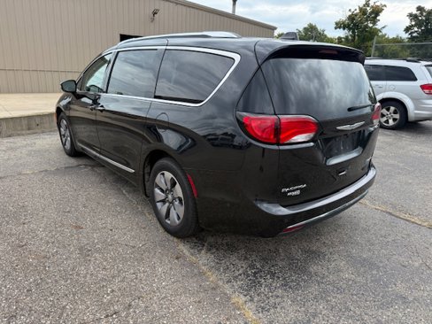 Used 2018 Chrysler Pacifica Limited w/ Advanced Safetytec Group image 3