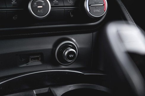 Used 2022 Alfa Romeo Stelvio Veloce image 31