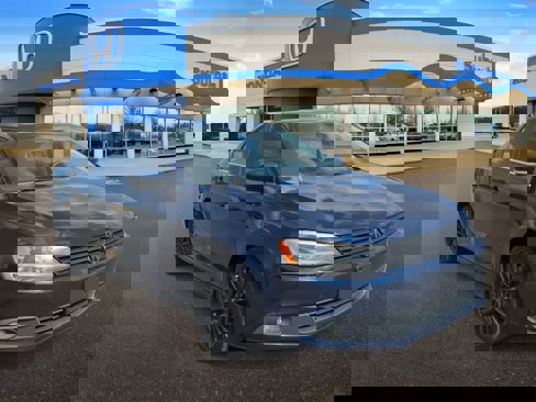 Used 2012 Volkswagen Jetta SEL image 2