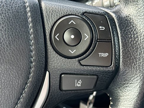 Used 2017 Toyota Corolla iM image 33