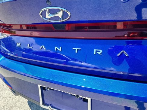 Used 2022 Hyundai Elantra SEL image 9