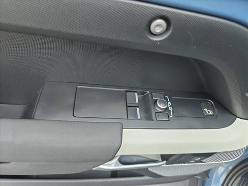 Used 2021 Land Rover Defender 90 X-Dynamic S image 26