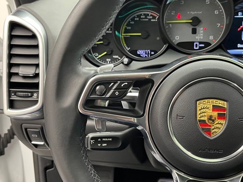 Used 2015 Porsche Cayenne S image 13