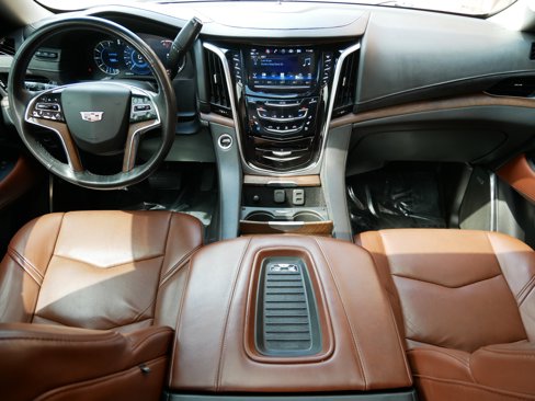 Used 2020 Cadillac Escalade ESV Premium Luxury image 15