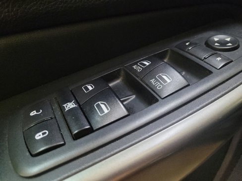 Used 2020 Jeep Cherokee Latitude Plus image 27