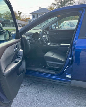 Used 2023 Nissan Rogue SV image 9