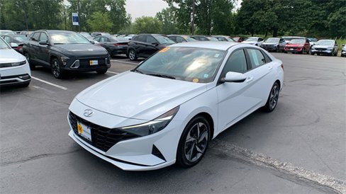Used 2023 Hyundai Elantra SEL w/ Convenience Package image 1