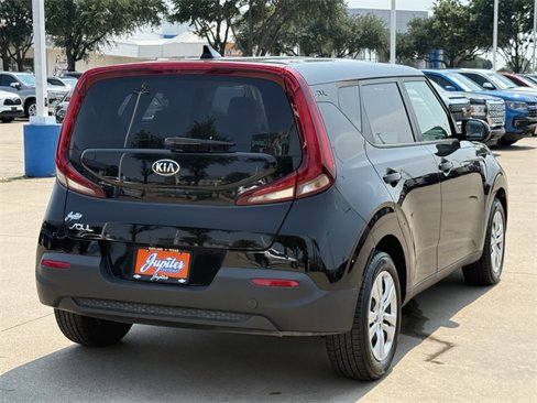 Used 2020 Kia Soul LX image 4