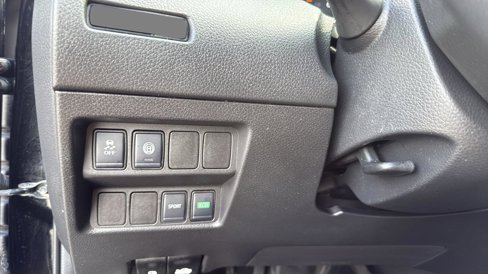 Used 2021 Nissan Rogue Sport S image 18