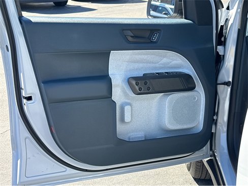 New 2025 Ford Maverick XLT image 36