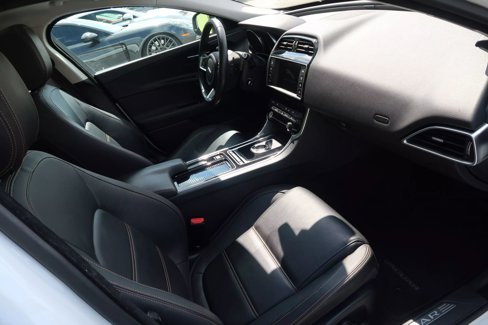 Used 2018 Jaguar XE Prestige image 23