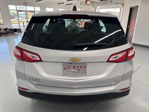 Used 2021 Chevrolet Equinox LS image 9