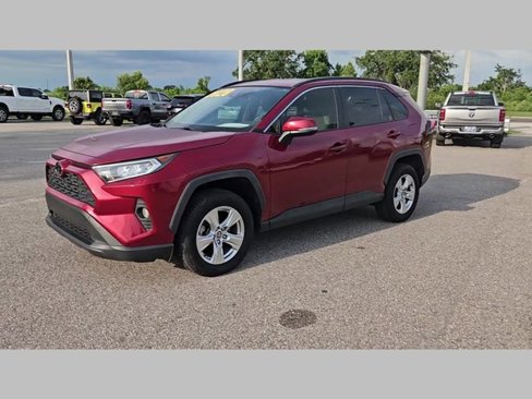 Used 2020 Toyota RAV4 XLE image 31
