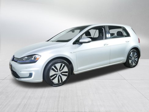 Used 2015 Volkswagen e-Golf SEL Premium image 3