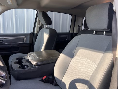 Used 2021 RAM 1500 Classic SLT image 14