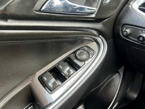 Used 2016 Chevrolet Malibu LT w/ Leather Package image 15