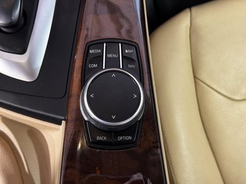 Used 2018 BMW 320i Sedan image 23