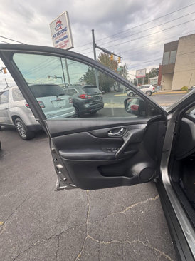 Used 2019 Nissan Rogue SV image 29
