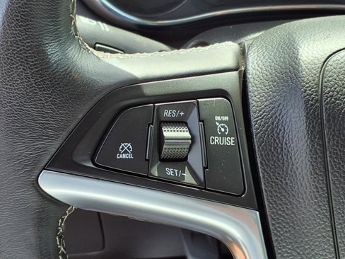 Used 2022 Buick Encore Preferred w/ Safety Package image 17