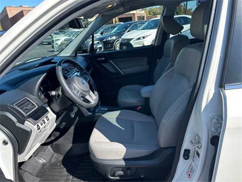 Used 2017 Subaru Forester 2.5i Limited image 9