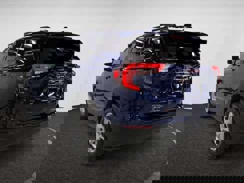 Used 2022 GMC Terrain SLE w/ Driver Convenience Package image 3