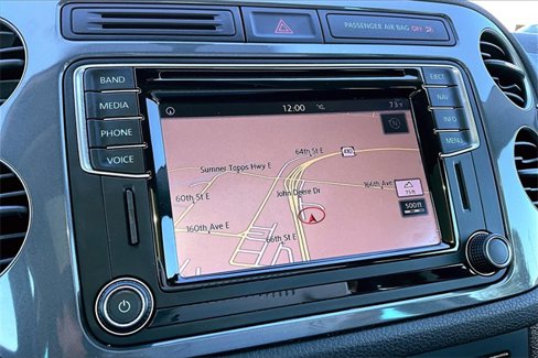 Used 2016 Volkswagen Tiguan SE image 17