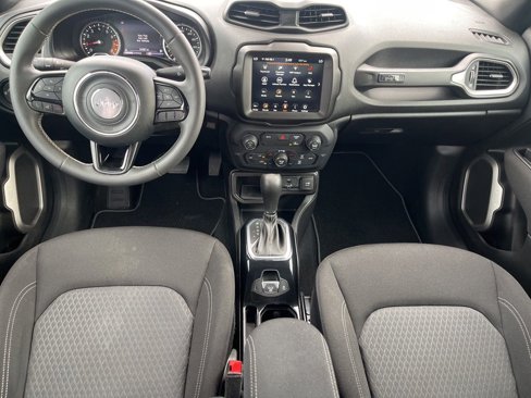 Used 2021 Jeep Renegade Latitude image 12