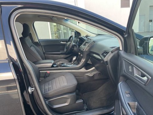 Used 2018 Ford Edge SE image 31