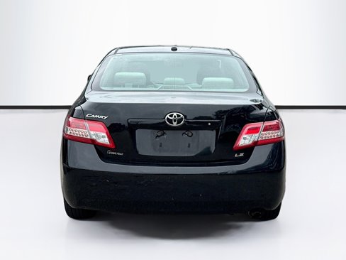 Used 2011 Toyota Camry image 6