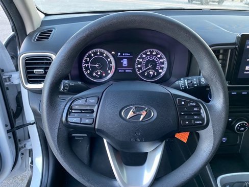 Used 2021 Hyundai Venue SE image 30