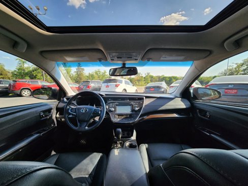 Used 2015 Toyota Avalon XLE Premium image 9
