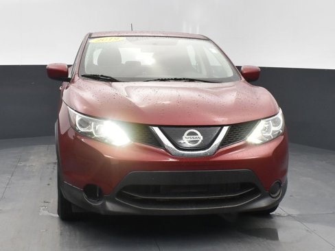 Used 2019 Nissan Rogue Sport S image 2