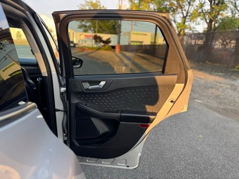 Used 2020 Ford Escape Titanium image 26