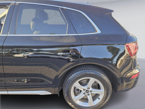 Used 2021 Audi Q5 Premium w/ Convenience Package image 4